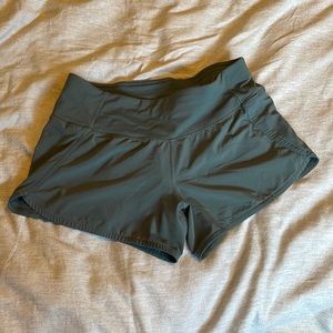 Lululemon speed up shorts 2.5”
